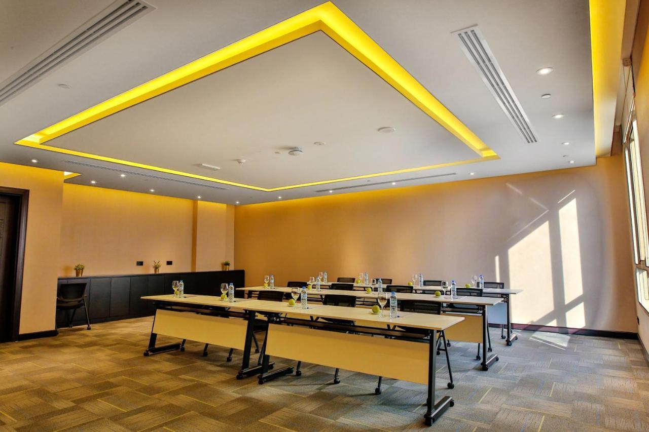 Four Points By Sheraton Production City, Dubaj Exteriér fotografie